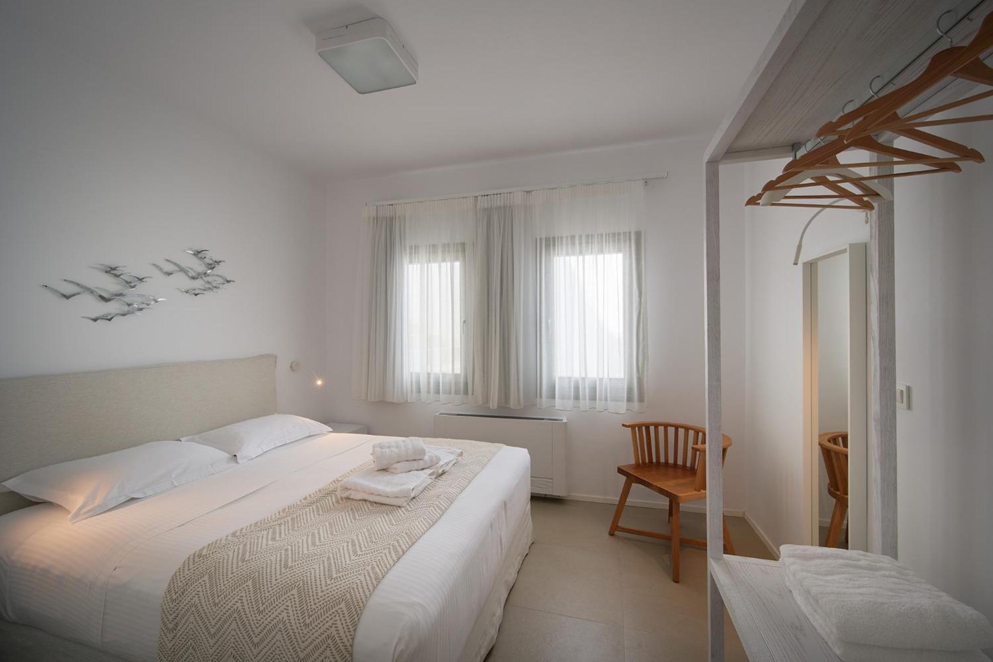Kymo Luxury Suites Paros Kolympithres Esterno foto