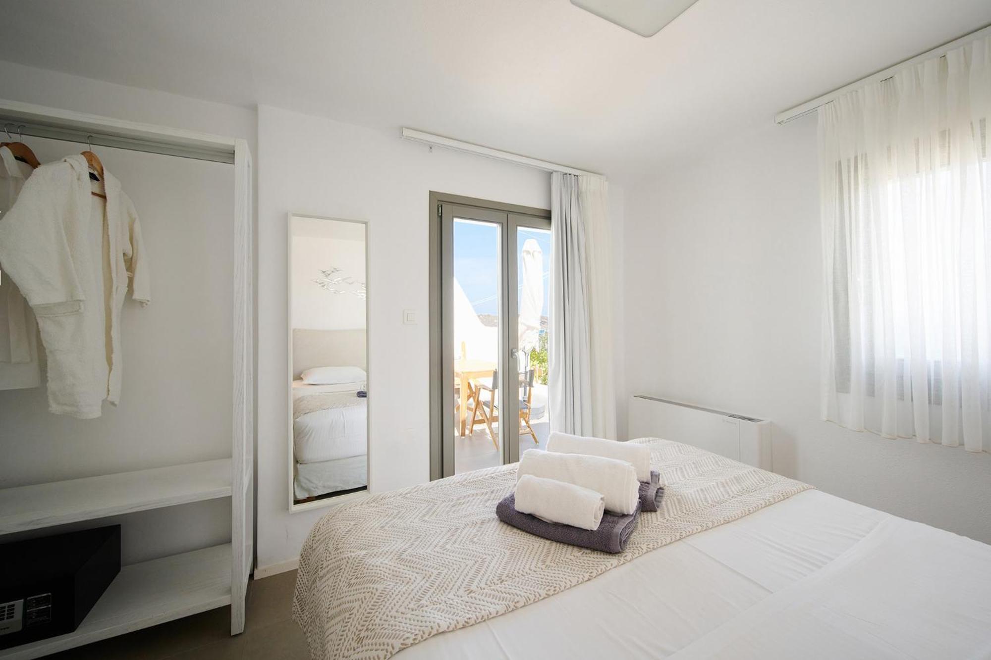 Kymo Luxury Suites Paros Kolympithres Esterno foto